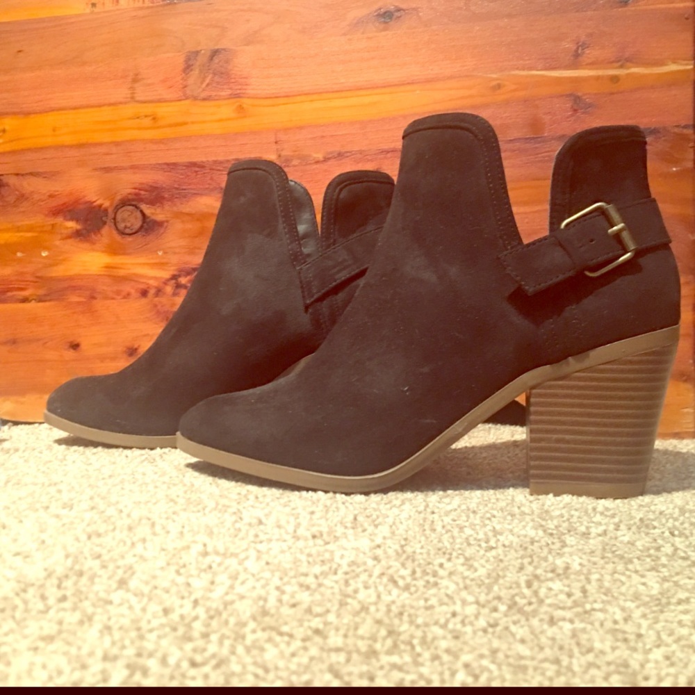JustFab ankle heeled booties ❗️OFFERS❗️